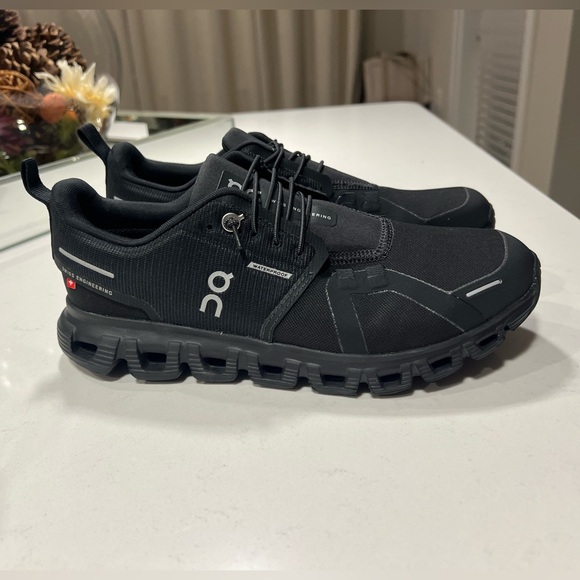 On Running Shoes - On Running Women’s Black Cloud 6 Waterproof Shoes